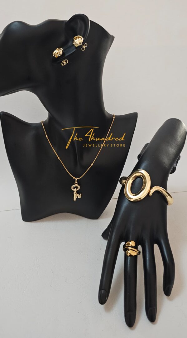Love Knot Earring