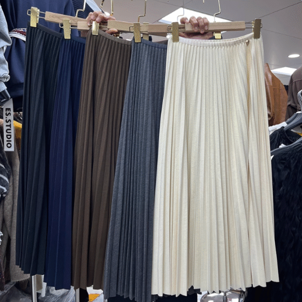 Solid Shell Pleated Skirt, Navy