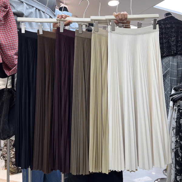 Solid Colour Pleated Skirt, Navy