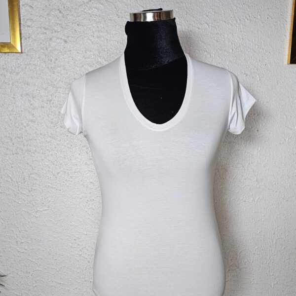Essential V short sleeve bodytop, White