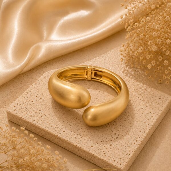 Big Tear Drop Bangle, Gold