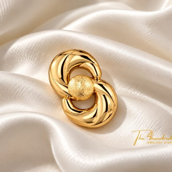 Vintage Eight Brooch, Gold