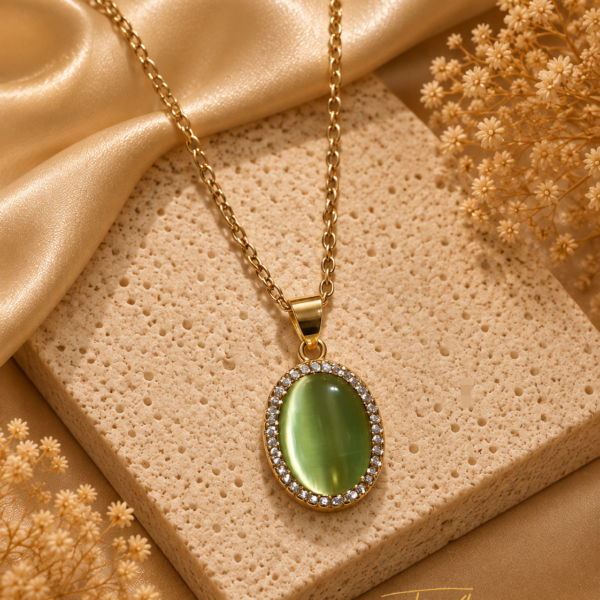 Emerald Vintage Necklace