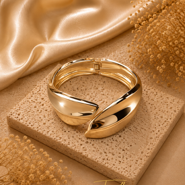 Leaf Bangle, Gold